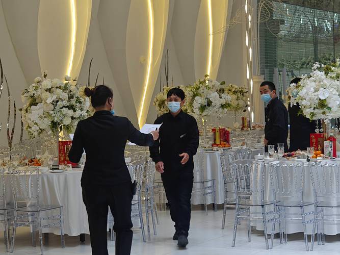 服务也必须到位除此之外,还有许多其他的工作需要完成,例如安排礼仪